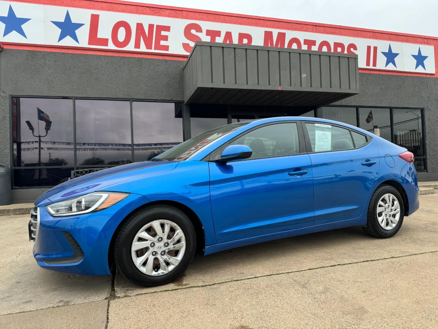 2017 BLUE HYUNDAI ELANTRA LIMITED; SE (5NPD74LF0HH) , located at 5900 E. Lancaster Ave., Fort Worth, TX, 76112, (817) 457-5456, 0.000000, 0.000000 - Photo#0